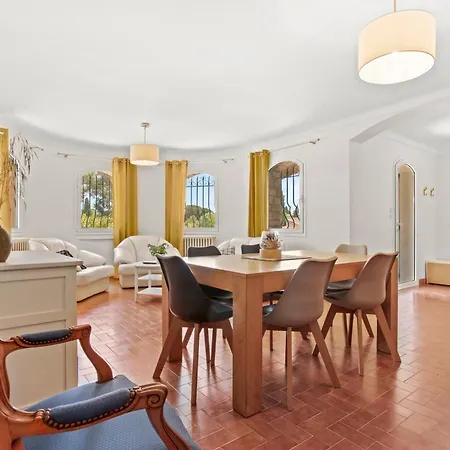 80m² Dans Piscine Fréjus