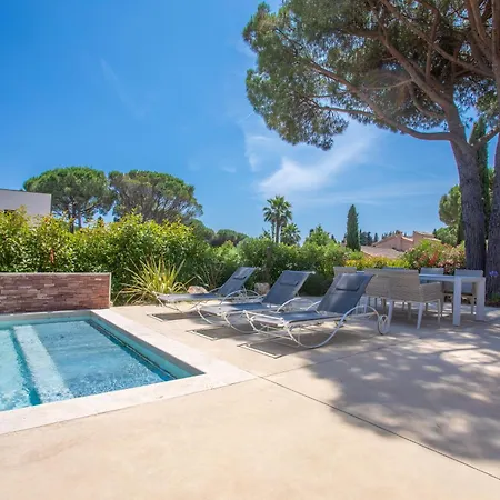80m² Dans Piscine Apartmán