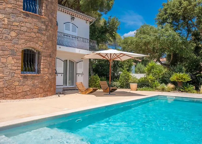 80m² Dans Piscine * Fréjus