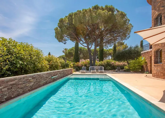 80m² Dans Piscine Fréjus