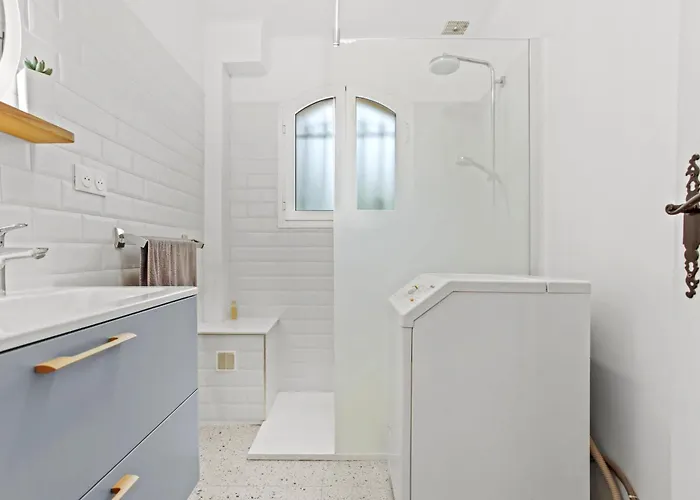 80m² Dans Piscine Lägenhet